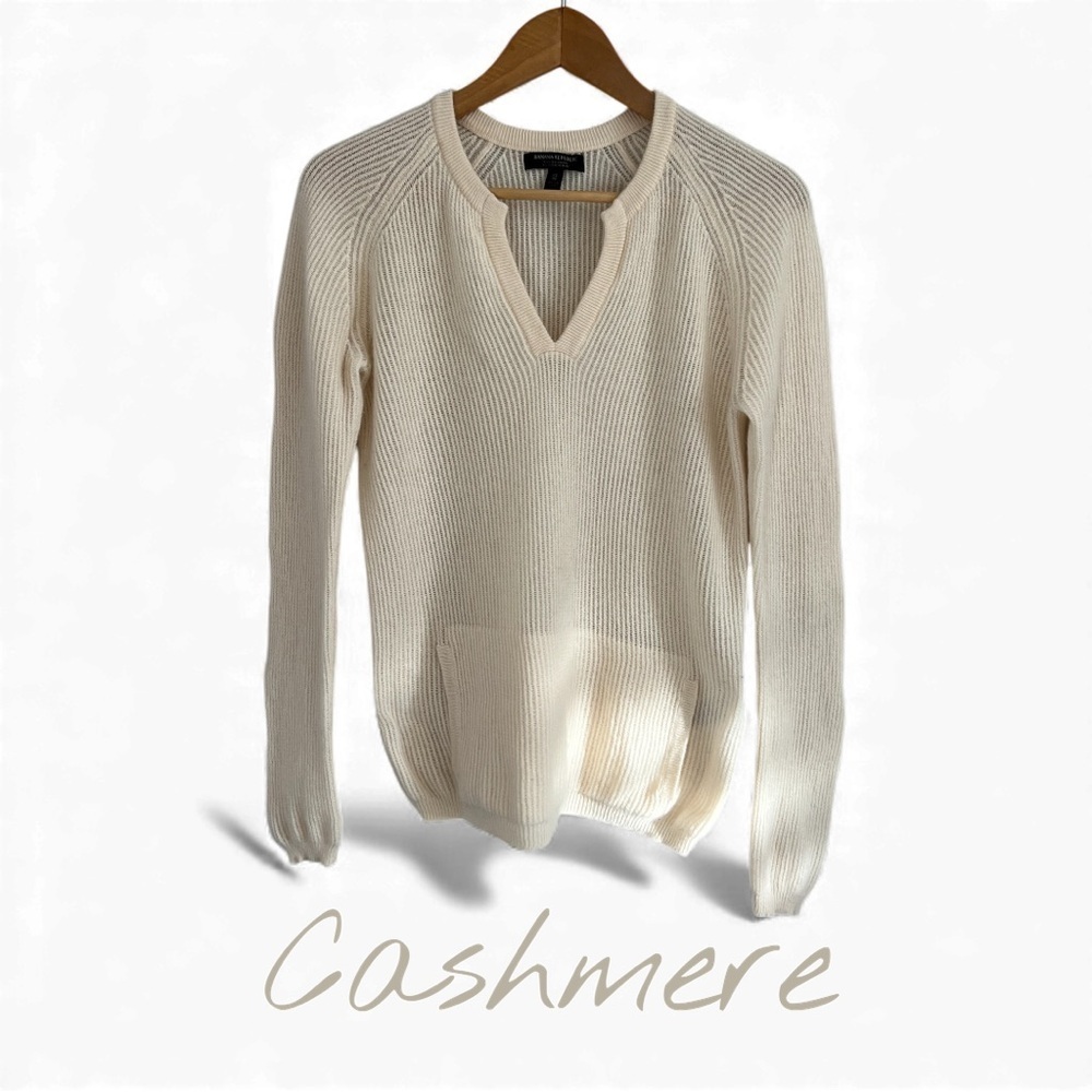 Banana Republic Cream Gauze Cashmere V-Neck Sweater with Front Pocket XS